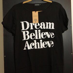 Zawapemia "Dream Believe Achieve" graphic t-shirt xl